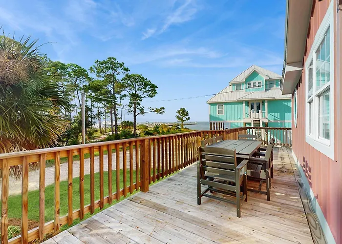 Holiday home Coastal With Water Views Internet And Washer And Dryer